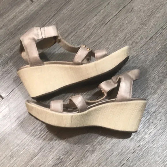 Naot “Flirt” Silver Threads Leather Adjustable Strap Wedge Sandals size 11