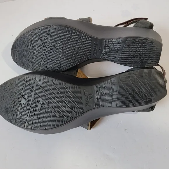 NAOT Gesture Criss-Cross Strap Black Leather Wedges Sandals Sz 42/11 Comfy