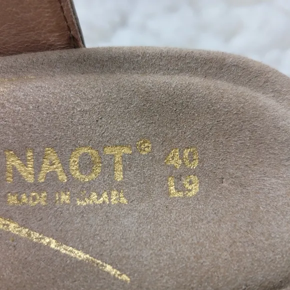 Naot Intact Women's Sandals Size 9 Adjustable Leather Straps Heel Comfort Beige
