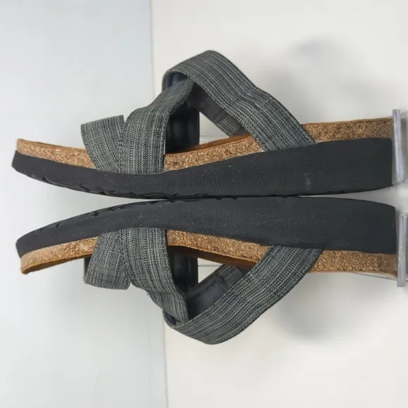 Naot Naomi criss cross slip on slide sandals women's size 6 EU 37