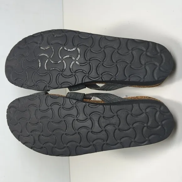 Naot Naomi criss cross slip on slide sandals women's size 6 EU 37
