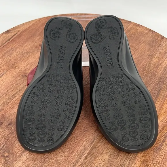 NAOT sandals size 35