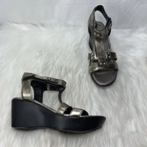Naot Flirt Metallic Pewter Silver Threads Leather  Wedge Sandals Sz 39/US 6.5