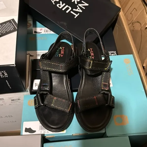 Naturalizer Flores Sandal in Black Multi