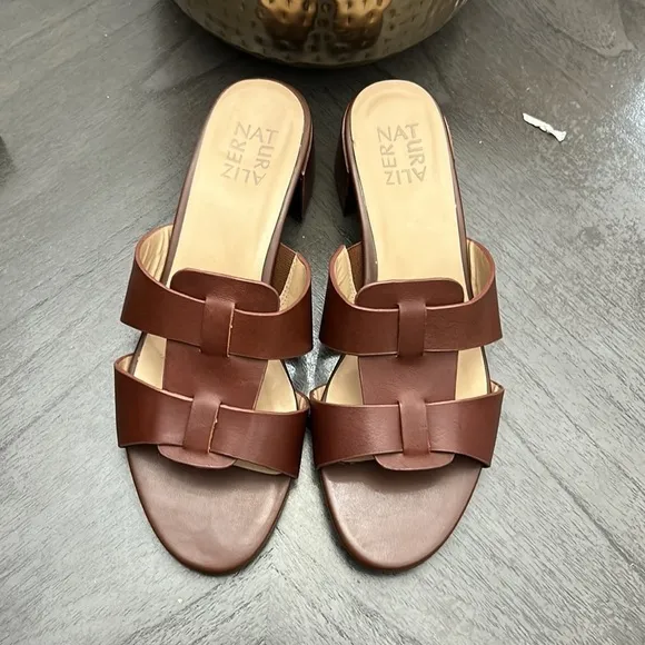 NATURALIZER JOEY LEATHER BLOCK HEEL SLIDE SANDALS