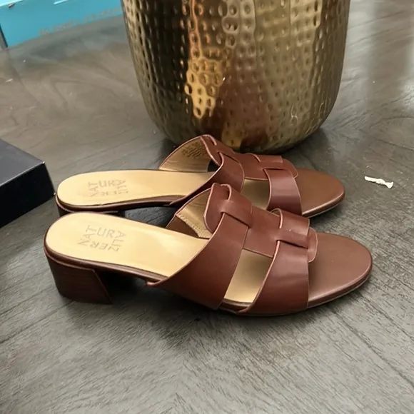 NATURALIZER JOEY LEATHER BLOCK HEEL SLIDE SANDALS