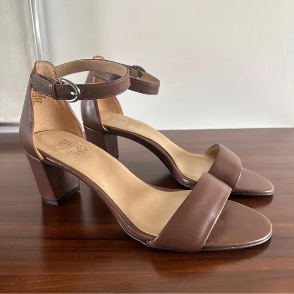 Naturalizer Women's Vera Heeled Sandal Cocoa Brown Leather 8 NWOB