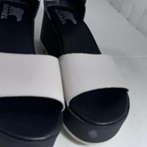NEW! &quot;SOREL&quot; Cameron Flatform Ankle Strap Sandals, Open Toe, Black, Small Scuff
