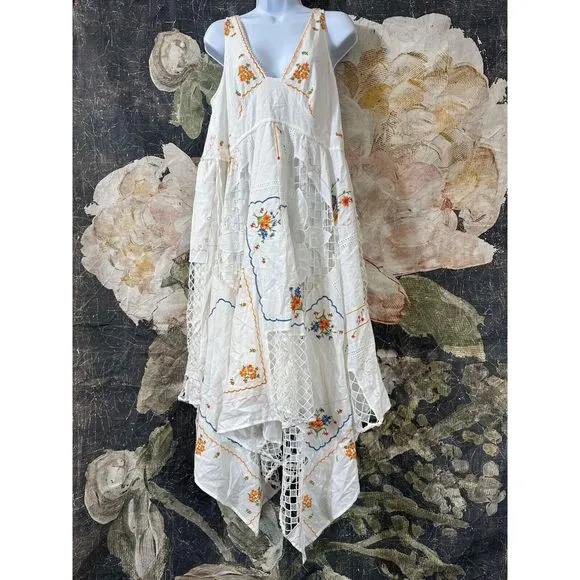 New Anthropologie Rita embroidered long dress Size Small