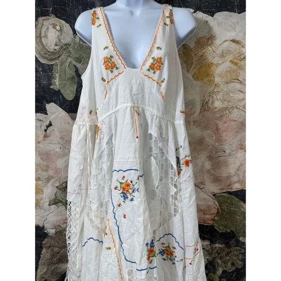 New Anthropologie Rita embroidered long dress Size Small