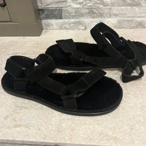 !!New Arrival!! Vince men's fur sandals
