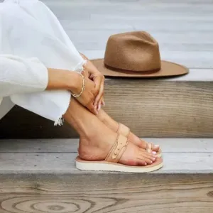NEW  BEEK Leather Whistler Toe Ring Sandals honey for women 254 6M8T