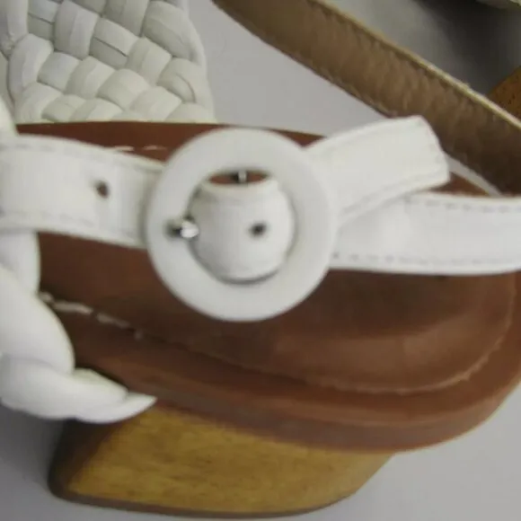 NEW BERNARDO Womens Beaufort 2 Sandals Mid Heel Adjustable Buckle M White Size 7