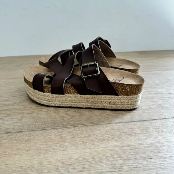 New Blowfish platform sandals. Slide in, BROWN. Malibu 2 inch wedge