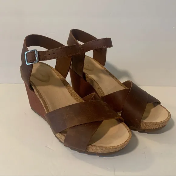 New Clarks Women's Flex Sun Wedge Sandals, Tan Leather, 9 NWB