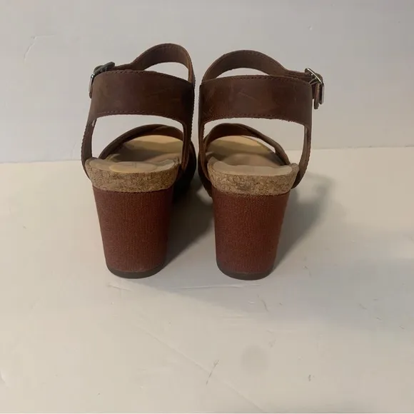 New Clarks Women's Flex Sun Wedge Sandals, Tan Leather, 9 NWB