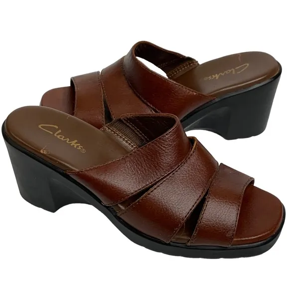 New Clarks Womens Whiskey Brown 3” Slide Block Heels Sandals 33648 Size: 7.5