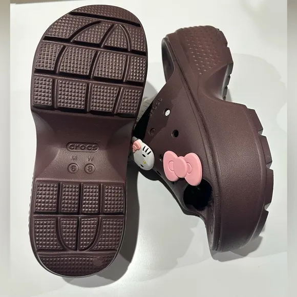 🌸NEW CROCS BROWN HELLO KITTY UNISEX WOMEN’S Sz 8 Men’s Sz 6 With Tags.