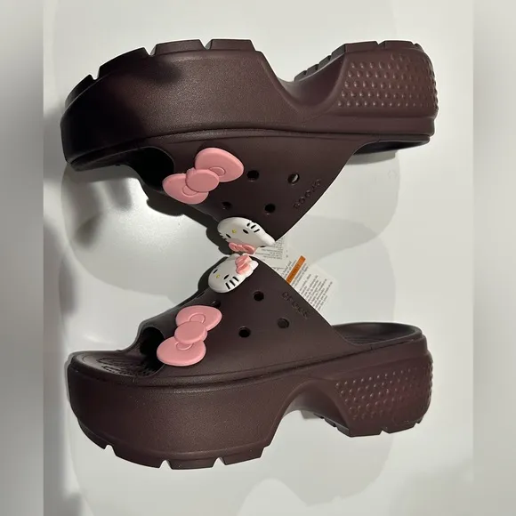 🌸NEW CROCS BROWN HELLO KITTY UNISEX WOMEN’S Sz 8 Men’s Sz 6 With Tags.