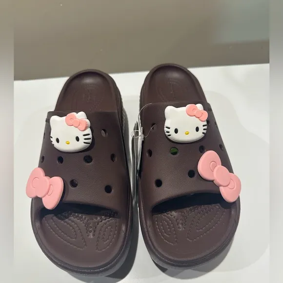 🌸NEW CROCS BROWN HELLO KITTY UNISEX WOMEN’S Sz 8 Men’s Sz 6 With Tags.