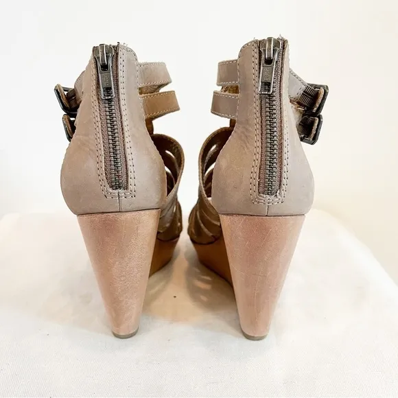 NEW Cynthia Vincent Jett Wood Wedge Sandal Size 10