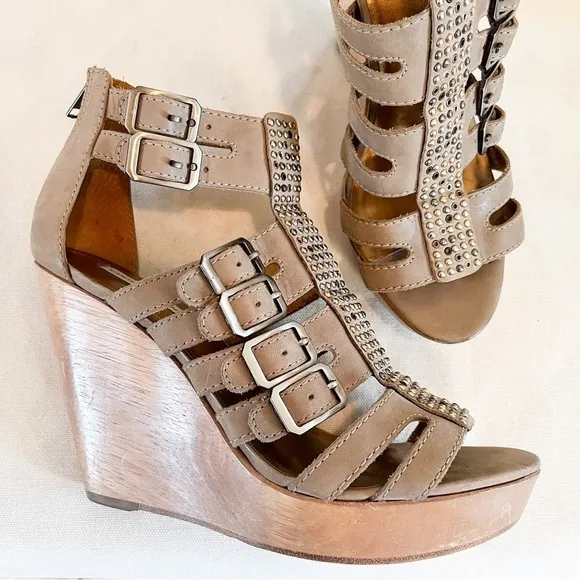 NEW Cynthia Vincent Jett Wood Wedge Sandal Size 10