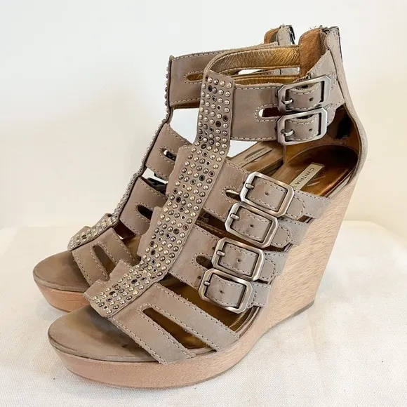 NEW Cynthia Vincent Jett Wood Wedge Sandal Size 10