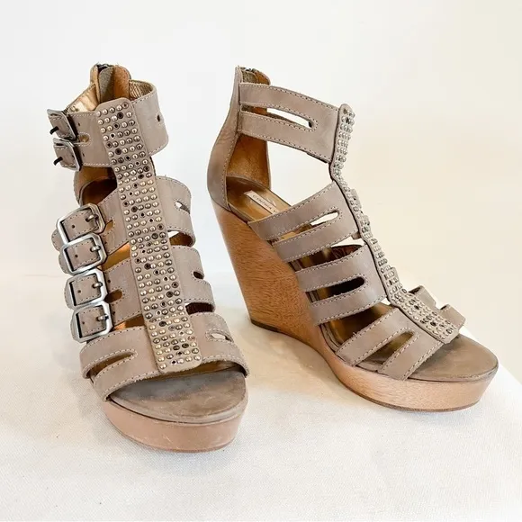 NEW Cynthia Vincent Jett Wood Wedge Sandal Size 10