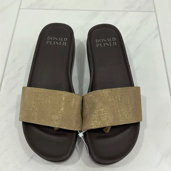 NEW! Donald J Pliner Fiji Slip-On Wedge Sandal - Size 6