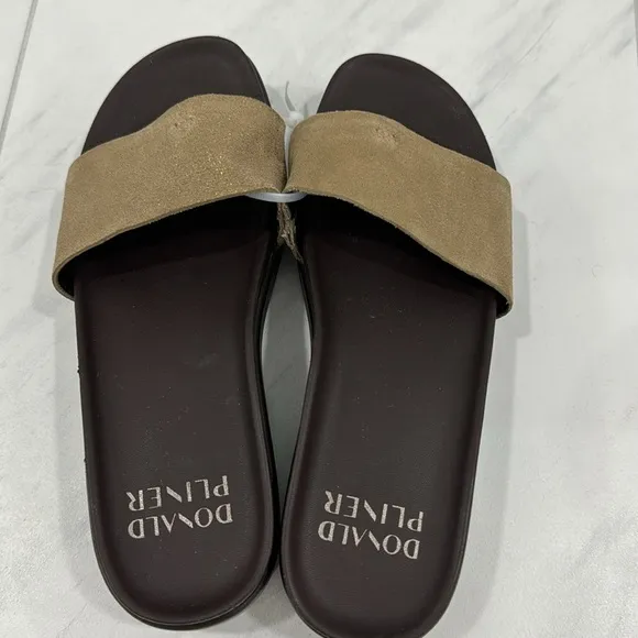 NEW! Donald J Pliner Fiji Slip-On Wedge Sandal - Size 6