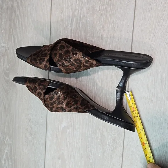 NEW Donald J Pliner Women Crisscross Leopard  Leather Heels Sandals shoes sz 8M