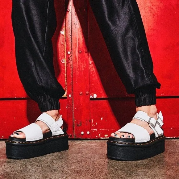 NEW Dr Martens VOSS Hydro White Leather Platform Strap Sandals Woman EU 41 US 9