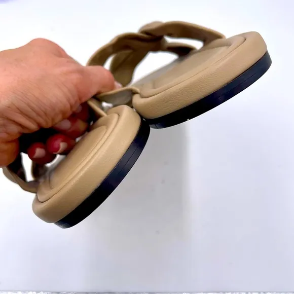 NEW Everlane Warm Khaki Italian Leather Day Twist Flat Sandal in Size 7.5