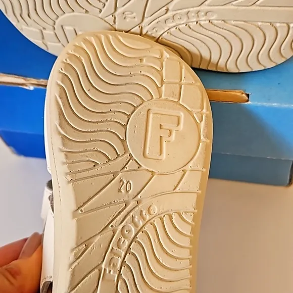 NEW Falcotto by Naturino Girls Bianco White Sandals
