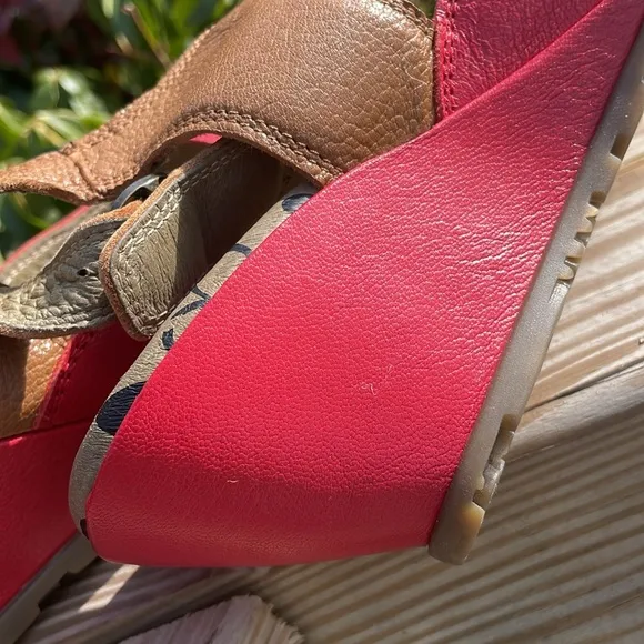 (NEW) Fly London Peep Toe Sandals
