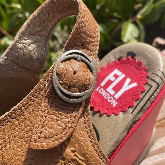(NEW) Fly London Peep Toe Sandals