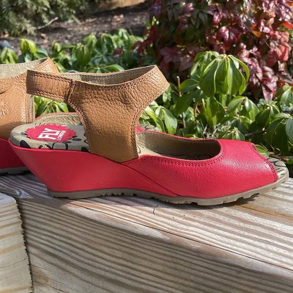 (NEW) Fly London Peep Toe Sandals