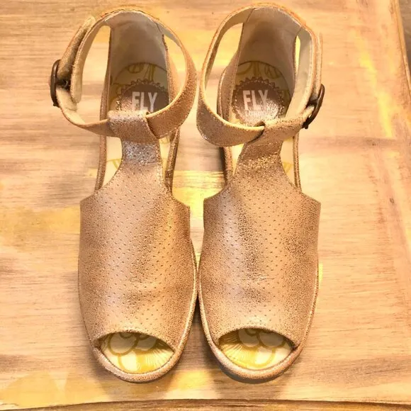 New FLY LONDON Yehi Luna Platform Wedge Sandal Metallic Rose Gold 7 MSRP $220