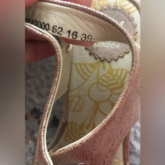 NEW Fly London YLFA Luna Wedge Sandals Metallic Blush Pink-Tinted Tan