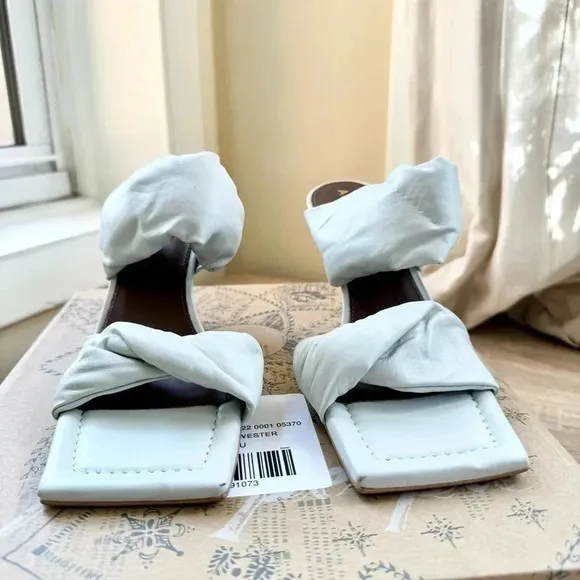New Free People Alohas Natasha Puffy Mule Heel Sandals Leather in White