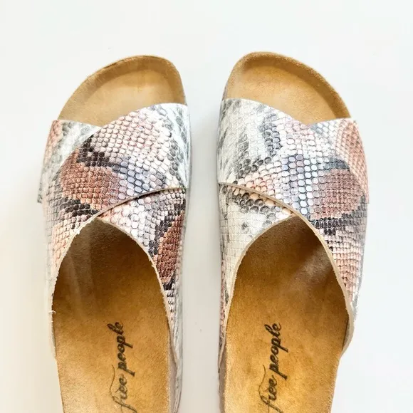 New Free People Siena Snakeskin Sidelines Slide Sandals Size 39/US9