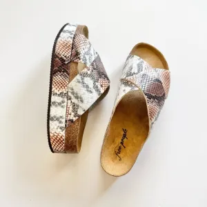 New Free People Siena Snakeskin Sidelines Slide Sandals Size 39/US9