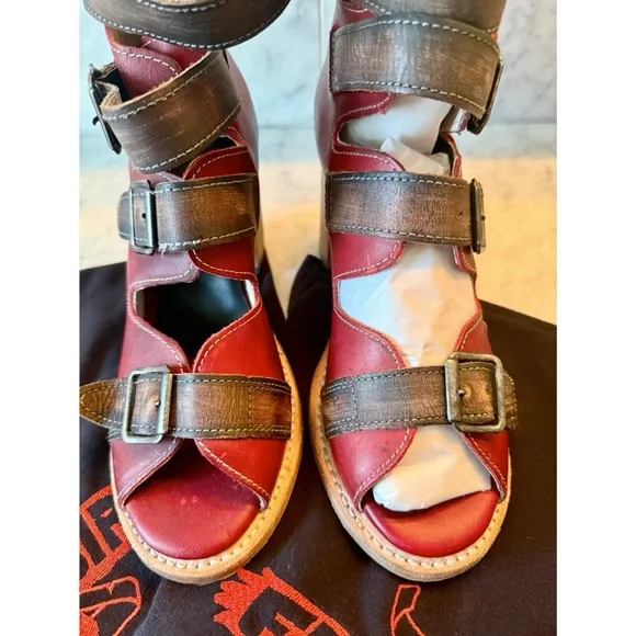 NEW FREEBIRD BY STEVEN BOND RED MULTI SANDALS BOOTIES HEELS MINT CONDITION RARE!