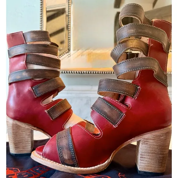 NEW FREEBIRD BY STEVEN BOND RED MULTI SANDALS BOOTIES HEELS MINT CONDITION RARE!