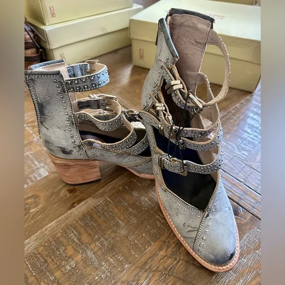 NEW Freebird Felicity Boots/Sandals, Size 10