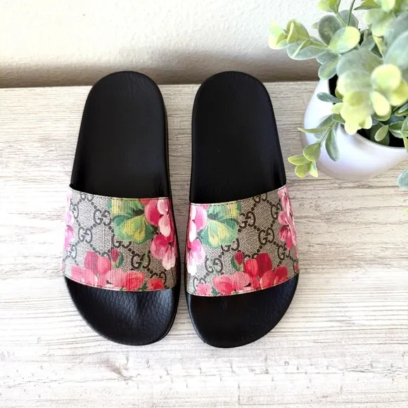 New Gucci GG Supreme Floral Bloom Rubber Pool Slide Sandals Size 36, US 6