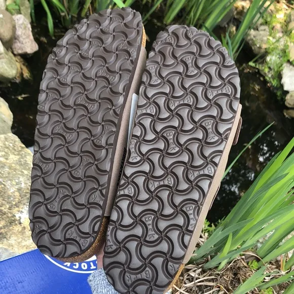 New In Box-Birkenstock Arizona-Stone-Sz 40 (9)-Medium-Narrow Fit