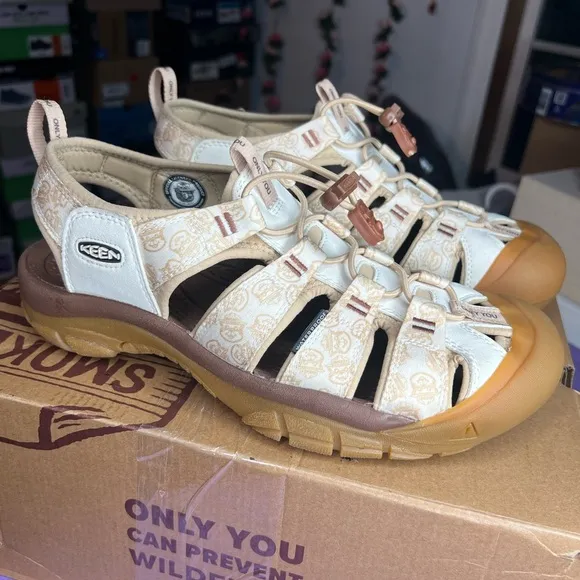 NEW Keen Waterproof Sandals Mens Newport Retro Smokey Bear/S’mores