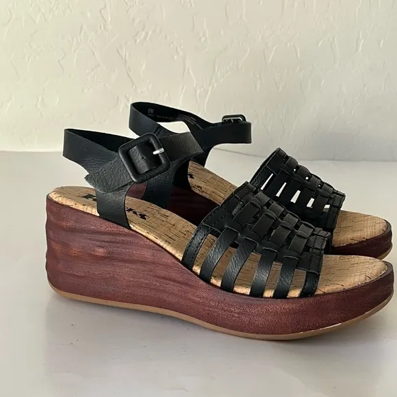 NEW Korks wedge sandals black 6