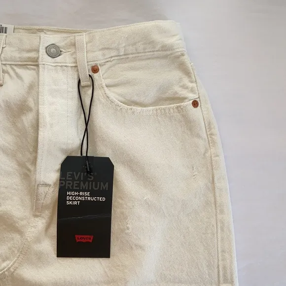 New LEVI'S High Rise Deconstructed mini Skirt